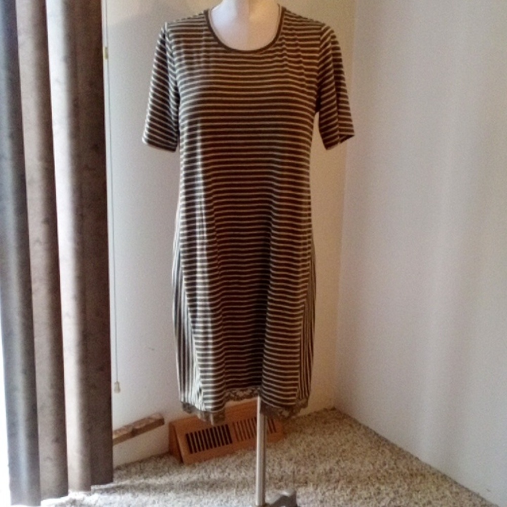 Women's size lg LOGO dress green and cream strips